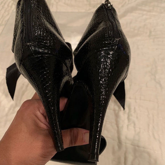 Black house white market heels - Picture 3 of 5